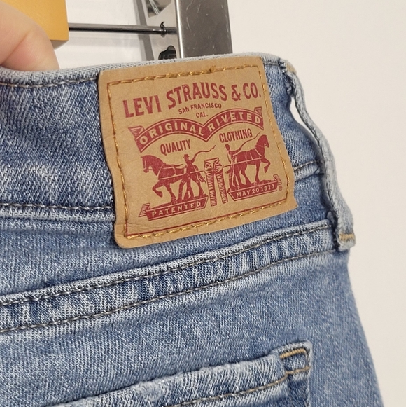 Levi Strauss & CO Blue Jeans 711 Skinny Cotton Blend Pockets Ripped Knee Size 29 - Picture 3 of 12
